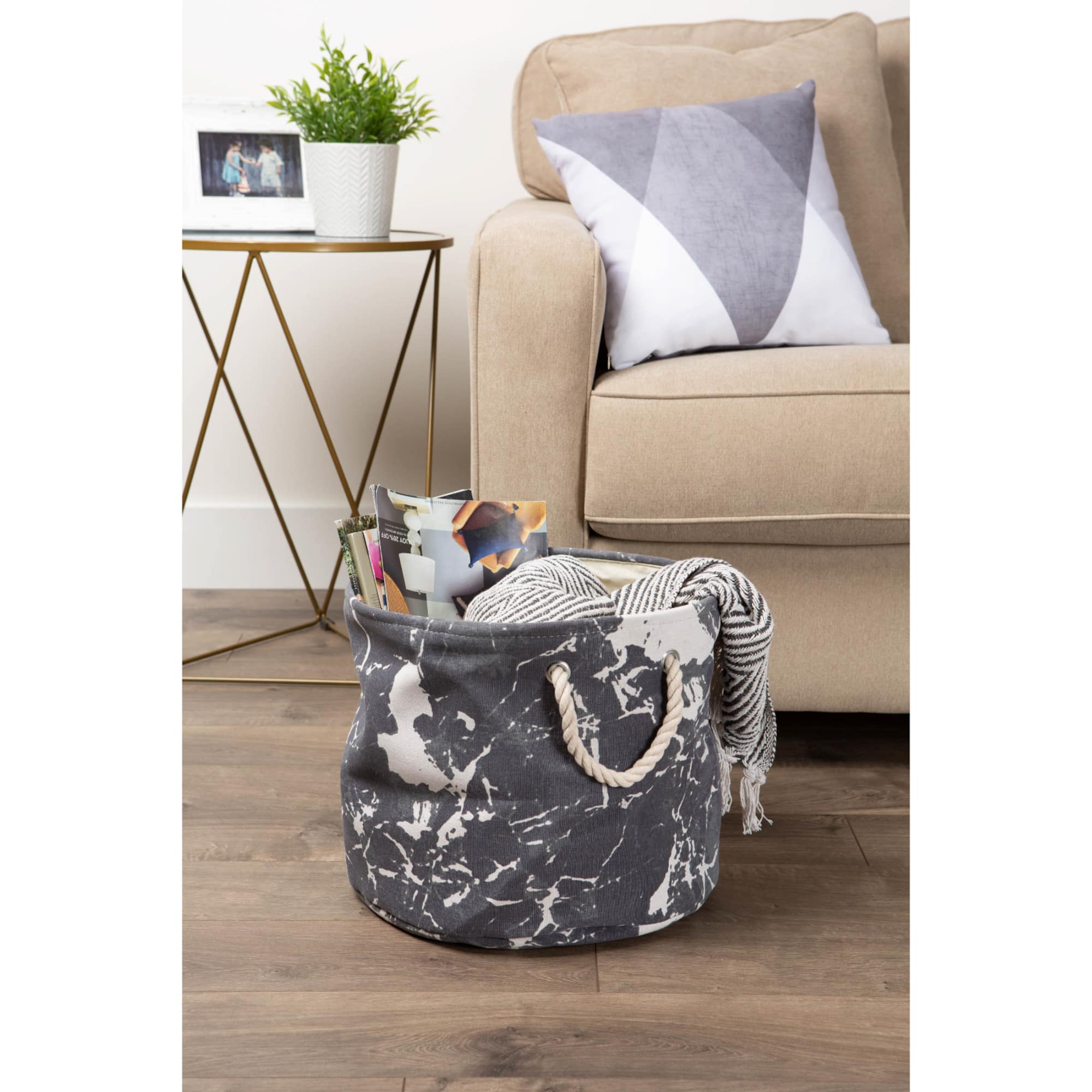 DII® Medium Round Marble Black Polyester Bin